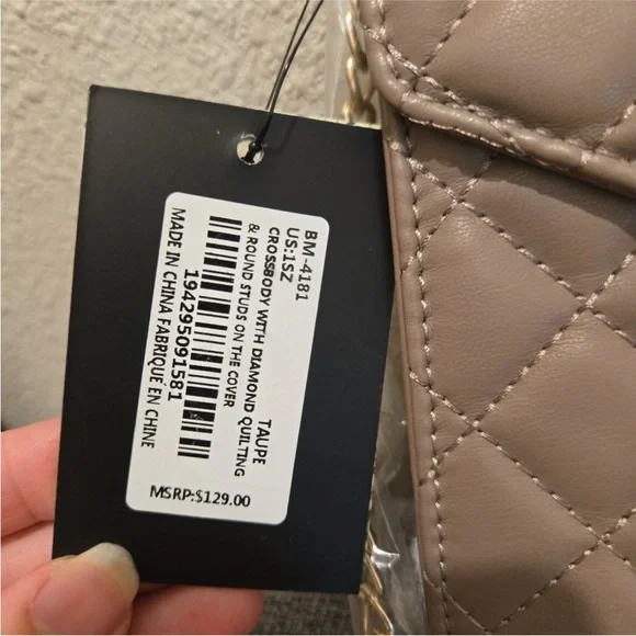 Badgley Mischka Quilted Taupe Clutch with Gold Chain NWT $129.00 - Picture 3 of 7